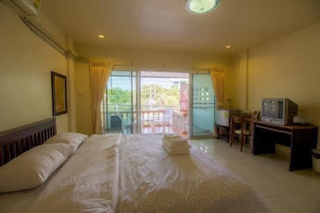 Hk Residence Hua Hin Bagian luar foto